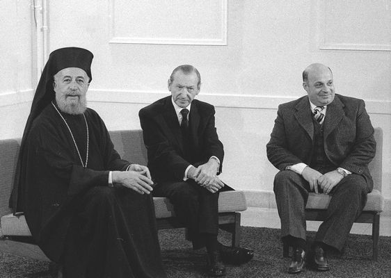 Συνάντηση Μακαρίου - Ντενκτάς στην παρουσία του ΓΓ του ΟΗΕ Κουρτ Βάλντχαϊμ