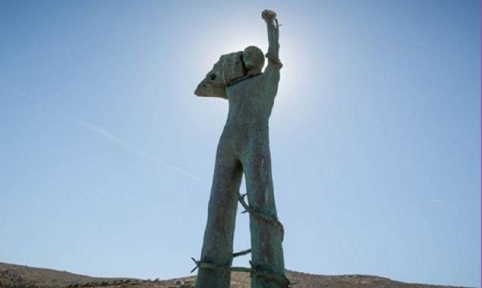 26 &Mu;ά&eta; 1947 - &Eta; &kappa;ό&lambda;&alpha;&sigma;&eta; &tau;&eta;&sigmaf; &Mu;&alpha;&kappa;&rho;&omicron;&nu;ή&sigma;&omicron;&upsilon; &alpha;&nu;&omicron;ί&gamma;&epsilon;&iota; &tau;&iota;&sigmaf; &pi;ύ&lambda;&epsilon;&sigmaf; &tau;&eta;&sigmaf;