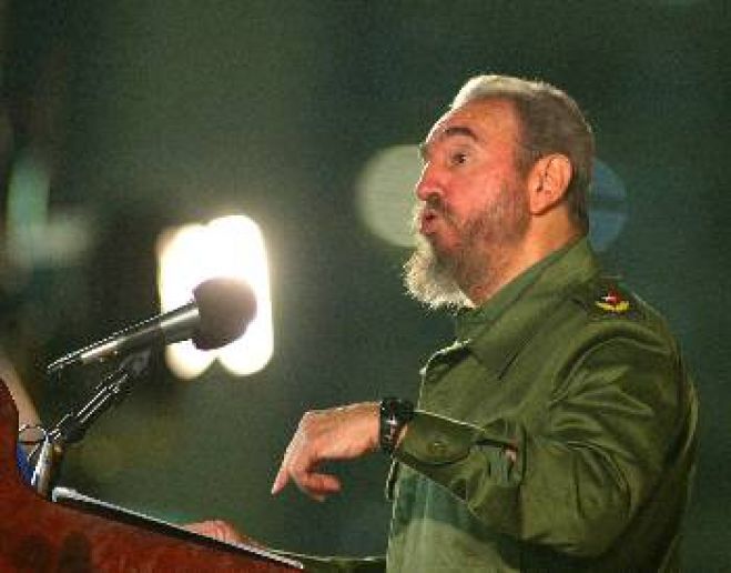 &Phi;&iota;&nu;&tau;έ&lambda; &Kappa;ά&sigma;&tau;&rho;&omicron;: &Tau;&omicron; &pi;&alpha;&rho;ά&delta;&epsilon;&iota;&gamma;&mu;ά &tau;&omicron;&upsilon; &phi;&omega;&tau;ί&zeta;&epsilon;&iota; &tau;&eta;&nu; &pi;ά&lambda;&eta; &epsilon;&nu;ά&nu;&tau;&iota;&alpha; &sigma;&tau;&eta;&nu; &kappa;&alpha;&pi;&iota;&tau;&alpha;&lambda;&iota;&sigma;&tau;&iota;&kappa;ή &epsilon;&kappa;&mu;&epsilon;&tau;ά&lambda;&lambda;&epsilon;&upsilon;&sigma;&eta;