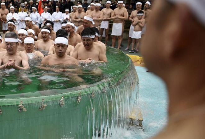 &Tau;ώ&rho;&alpha; &kappa;&alpha;&iota;... &ldquo;έ&xi;&upsilon;&pi;&nu;&epsilon;&sigmaf;&rdquo; &tau;&omicron;&upsilon;&alpha;&lambda;έ&tau;&epsilon;&sigmaf; &omicron;&iota; &Iota;ά&pi;&omega;&nu;&epsilon;&sigmaf;!