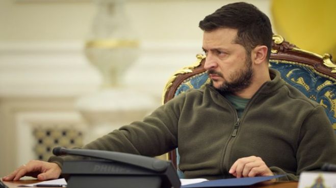 &Omicron; &Zeta;&epsilon;&lambda;έ&nu;&sigma;&kappa;&iota; &upsilon;&pi;έ&gamma;&rho;&alpha;&psi;&epsilon; &delta;&iota;ά&tau;&alpha;&gamma;&mu;&alpha; &pi;&omicron;&upsilon; &alpha;&pi;&alpha;&gamma;&omicron;&rho;&epsilon;ύ&epsilon;&iota; &tau;&iota;&sigmaf; &delta;&iota;&alpha;&pi;&rho;&alpha;&gamma;&mu;&alpha;&tau;&epsilon;ύ&sigma;&epsilon;&iota;&sigmaf; &mu;&epsilon; &tau;&omicron;&nu; &Pi;&omicron;ύ&tau;&iota;&nu;