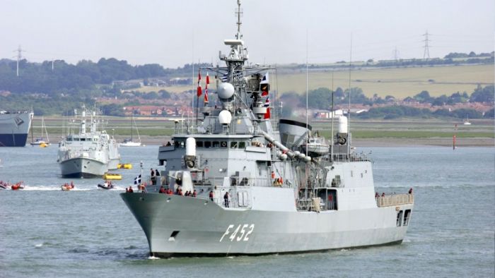 &Epsilon;&lambda;&lambda;&eta;&nu;&iota;&kappa;ή &kappa;&upsilon;&beta;έ&rho;&nu;&eta;&sigma;&eta;: &Chi;&omega;&mu;έ&nu;&eta; &mu;έ&chi;&rho;&iota; &tau;&alpha; &mu;&pi;&omicron;ύ&nu;&iota;&alpha; &sigma;&tau;&omicron;&nu; &pi;ό&lambda;&epsilon;&mu;&omicron;