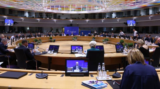 &Epsilon;.&Epsilon;. &tau;&omicron;&upsilon; &pi;&omicron;&lambda;έ&mu;&omicron;&upsilon;