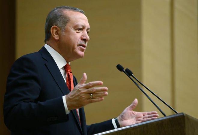 &Kappa;&alpha;&nu;&epsilon;ί&sigmaf; &delta;&epsilon;&nu; &xi;έ&rho;&epsilon;&iota; &tau;&iota; &mu;&pi;&omicron;&rho;&epsilon;ί &nu;&alpha; &rsquo;&chi;&epsilon;&iota; &tau;ώ&rho;&alpha; &sigma;&tau;&omicron; &mu;&upsilon;&alpha;&lambda;ό &tau;&omicron;&upsilon; &omicron; &Epsilon;&rho;&nu;&tau;&omicron;&gamma;ά&nu;