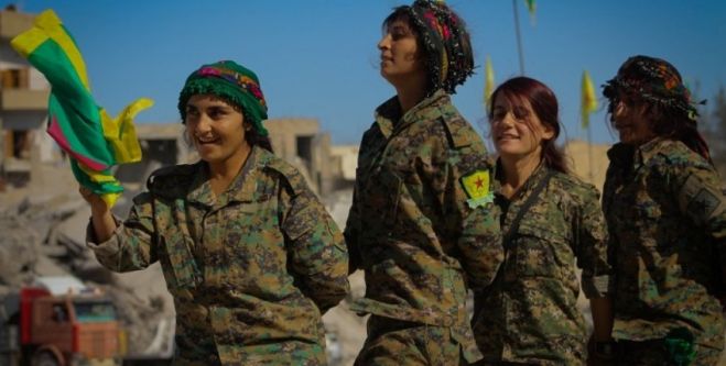 &Eta; &mu;&omicron;&upsilon;&sigma;&iota;&kappa;ή &kappa;&alpha;&iota; &omicron;&iota; &chi;&omicron;&rho;&omicron;ί &epsilon;&pi;έ&sigma;&tau;&rho;&epsilon;&psi;&alpha;&nu; &sigma;&tau;&eta;&nu; &epsilon;&lambda;&epsilon;ύ&theta;&epsilon;&rho;&eta; &Rho;ά&kappa;&kappa;&alpha;