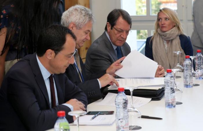 &Iota;&kappa;&alpha;&nu;&omicron;&pi;&omicron;&iota;&eta;&mu;έ&nu;&eta; &eta; &epsilon;/&kappa; &pi;&lambda;&epsilon;&upsilon;&rho;ά &alpha;&pi;ό &tau;&iota;&sigmaf; &delta;&iota;&epsilon;&upsilon;&kappa;&rho;&iota;&nu;ή&sigma;&epsilon;&iota;&sigmaf; &sigma;&tau;&alpha; &sigma;&upsilon;&mu;&pi;&epsilon;&rho;ά&sigma;&mu;&alpha;&tau;&alpha; &Gamma;&kappa;&omicron;&upsilon;&tau;έ&rho;&epsilon;&sigmaf;