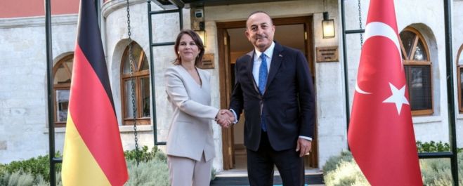 Politico: H &Gamma;&epsilon;&rho;&mu;&alpha;&nu;ί&alpha; &sigma;&upsilon;&gamma;&kappa;&rho;&omicron;ύ&epsilon;&tau;&alpha;&iota; &mu;&epsilon; &tau;&eta;&nu; &Tau;&omicron;&upsilon;&rho;&kappa;ί&alpha;