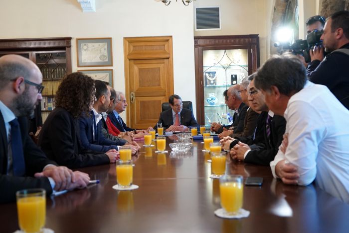 &Omicron; &Alpha;&kappa;&iota;&nu;&tau;&zeta;ί &nu;&alpha; &epsilon;&pi;&alpha;&nu;έ&lambda;&theta;&epsilon;&iota; &sigma;&tau;&omicron; &delta;&iota;ά&lambda;&omicron;&gamma;&omicron; &gamma;&iota;&alpha; &nu;&alpha; &delta;&iota;&alpha;&tau;&eta;&rho;&eta;&theta;&epsilon;ί &tau;&omicron; &mu;&omicron;&mu;έ&nu;&tau;&omicron;&upsilon;&mu;