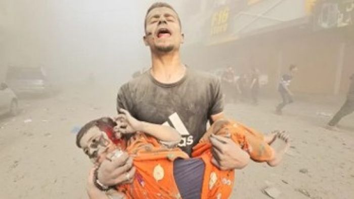 &Gamma;&iota;&alpha;&tau;ί &gamma;ί&nu;&epsilon;&tau;&alpha;&iota; &omicron; &pi;ό&lambda;&epsilon;&mu;&omicron;&sigmaf;;