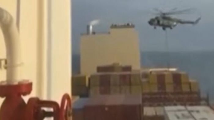 &Mu;έ&sigma;&eta; &Alpha;&nu;&alpha;&tau;&omicron;&lambda;ή: &laquo;&Lambda;ά&delta;&iota; &sigma;&tau;&eta; &phi;&omega;&tau;&iota;ά&raquo; &tau;&eta;&sigmaf; έ&nu;&tau;&alpha;&sigma;&eta;&sigmaf; &alpha;&pi;ό &tau;&omicron; &kappa;&rho;ά&tau;&omicron;&sigmaf;&nbsp; - &delta;&omicron;&lambda;&omicron;&phi;ό&nu;&omicron; &tau;&omicron;&upsilon; &Iota;&sigma;&rho;&alpha;ή&lambda;