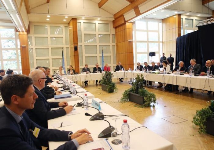 &Alpha;&pi;&alpha;&nu;&tau;ή&sigma;&epsilon;&iota;&sigmaf; &sigma;&tau;&alpha; &tau;&rho;ί&alpha; &epsilon;&rho;&omega;&tau;ή&mu;&alpha;&tau;&alpha; &Phi;έ&lambda;&nu;&tau;&mu;&alpha;&nu; &delta;ί&delta;&omicron;&upsilon;&nu; &sigma;ή&mu;&epsilon;&rho;&alpha; &omicron;&iota; &pi;&lambda;&epsilon;&upsilon;&rho;έ&sigmaf;