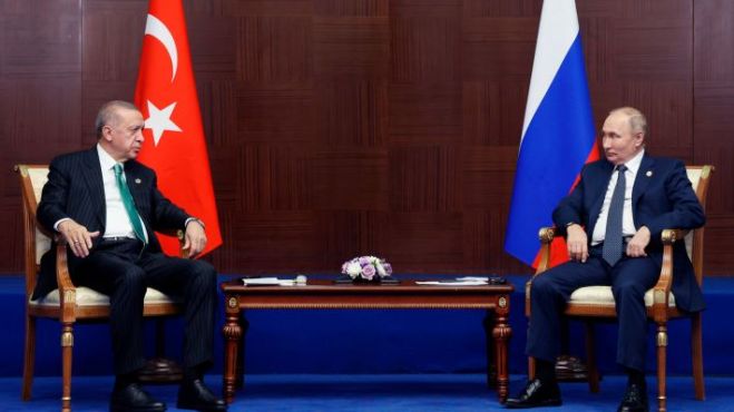 &Sigma;&tau;&omicron; &epsilon;&pi;ί&kappa;&epsilon;&nu;&tau;&rho;&omicron; &eta; &mu;&epsilon;&tau;&alpha;&tau;&rho;&omicron;&pi;ή &tau;&eta;&sigmaf; &Tau;&omicron;&upsilon;&rho;&kappa;ί&alpha;&sigmaf; &sigma;&epsilon; &laquo;&epsilon;&nu;&epsilon;&rho;&gamma;&epsilon;&iota;&alpha;&kappa;ό &kappa;ό&mu;&beta;&omicron;&raquo; &gamma;&iota;&alpha; &tau;&omicron; &rho;&omega;&sigma;&iota;&kappa;ό &alpha;έ&rho;&iota;&omicron;