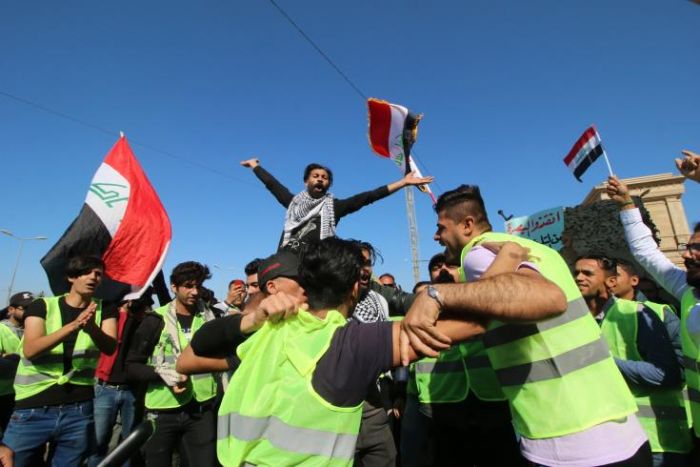 &Omicron;&iota; &delta;&iota;&alpha;&delta;&eta;&lambda;&omega;&tau;έ&sigmaf; &tau;&omega;&nu; "&kappa;ί&tau;&rho;&iota;&nu;&omega;&nu; &gamma;&iota;&lambda;έ&kappa;&omega;&nu;" &sigma;&upsilon;&gamma;&kappa;&epsilon;&nu;&tau;&rho;ώ&nu;&omicron;&nu;&tau;&alpha;&iota; &sigma;&tau;&omicron; &kappa;έ&nu;&tau;&rho;&omicron; &tau;&omicron;&upsilon; &Pi;&alpha;&rho;&iota;&sigma;&iota;&omicron;ύ