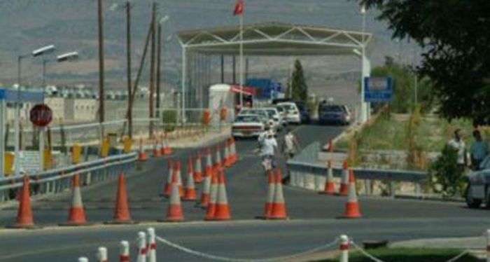 &Sigma;&upsilon;&nu;&epsilon;&lambda;ή&phi;&theta;&eta; έ&nu;&alpha; ά&tau;&omicron;&mu;&omicron; &gamma;&iota;&alpha; &tau;&eta;&nu; &epsilon;&pi;ί&theta;&epsilon;&sigma;&eta; &epsilon;&nu;&alpha;&nu;&tau;ί&omicron;&nu; &Tau;/&kappa; &omicron;&delta;&eta;&gamma;&omicron;ύ &tau;&alpha;&xi;ί