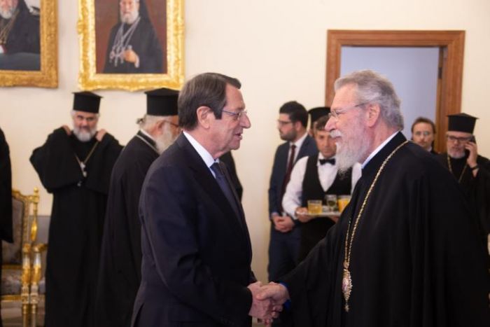 &Theta;&alpha; &tau;&omicron;&lambda;&mu;ή&sigma;&epsilon;&iota; &alpha;&pi;ό&psi;&epsilon; &omicron; &Nu;ί&kappa;&alpha;&rho;&omicron;&sigmaf; &nu;&alpha; &ldquo;&delta;ί&sigma;&epsilon;&iota;&rdquo; &tau;&omicron; &ldquo;&beta;&rho;&iota;&nu;&rdquo; &tau;&omicron;&upsilon; &sigma;&tau;&omicron;&nu; &alpha;&rho;&chi;&epsilon;&pi;ί&sigma;&kappa;&omicron;&pi;&omicron; &kappa;&alpha;&iota; &nu;&alpha; &kappa;&lambda;&epsilon;ί&sigma;&epsilon;&iota; &nu;&alpha;&omicron;ύ&sigmaf; &kappa;&alpha;&iota;... &ldquo;&nu;&alpha;&omicron;ύ&sigmaf;&rdquo;;