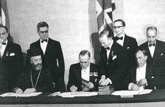 &Gamma;&iota;&alpha;&tau;ί &lambda;&alpha;&omicron;ί &kappa;&alpha;&iota; &chi;ώ&rho;&epsilon;&sigmaf; &xi;&alpha;&nu;&alpha;&gamma;&rho;ά&phi;&omicron;&upsilon;&nu;  &tau;&eta;&nu; &iota;&sigma;&tau;&omicron;&rho;ί&alpha; &kappa;&alpha;&iota; &pi;&omicron;&rho;&epsilon;ί&alpha; &tau;&omicron;&upsilon;&sigmaf;