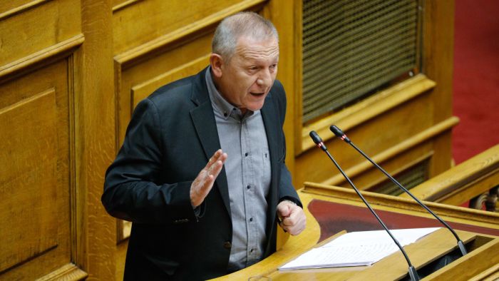 &Theta;&alpha;&nu;ά&sigma;&eta;&sigmaf; &Pi;&alpha;&phi;ί&lambda;&eta;&sigmaf;: &Nu;&Delta; &kappa;&alpha;&iota; &Sigma;&Upsilon;&Rho;&Iota;&Zeta;&Alpha; έ&chi;&omicron;&upsilon;&nu; &kappa;ά&nu;&epsilon;&iota; &tau;&eta; &chi;ώ&rho;&alpha; &Nu;&Alpha;&Tau;&Omicron;&iota;&kappa;ό &omicron;&rho;&mu;&eta;&tau;ή&rho;&iota;&omicron; (video)