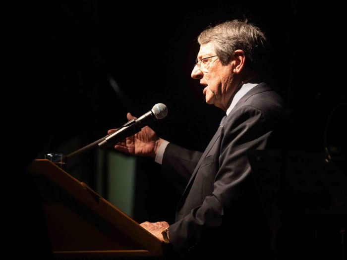 &Omicron; &Alpha;&nu;&alpha;&sigma;&tau;&alpha;&sigma;&iota;&alpha;́&delta;&eta;&sigmaf;, &eta; &epsilon;&nu;&omicron;́&tau;&eta;&tau;&alpha; &kappa;&alpha;&iota; &alpha;&upsilon;&tau;&alpha;́ &pi;&omicron;&upsilon; &Delta;&Epsilon;&Nu; &epsilon;ί&pi;&epsilon; &gamma;&iota;&alpha; &epsilon;&lambda;&omicron;́&gamma;&omicron;&upsilon; &tau;&omicron;&upsilon; &kappa;&alpha;&iota; &tau;&eta;&nu; &pi;&alpha;&rho;&alpha;́&tau;&alpha;&xi;&eta;́ &tau;&omicron;&upsilon;...