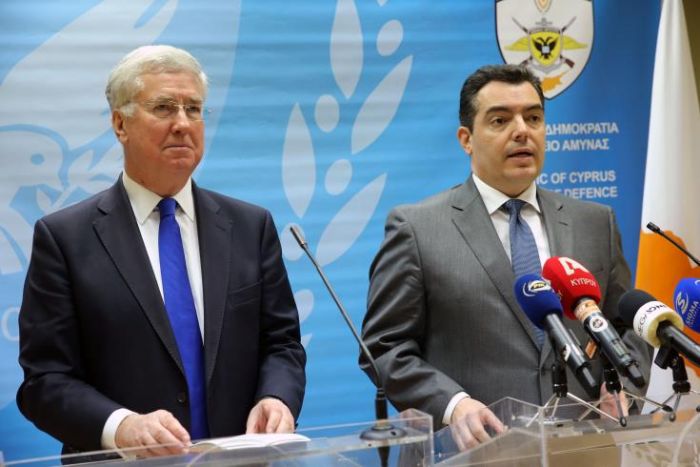 &Tau;&omicron; &Lambda;&omicron;&nu;&delta;ί&nu;&omicron; έ&tau;&omicron;&iota;&mu;&omicron; &nu;&alpha; &epsilon;&xi;&epsilon;&tau;ά&sigma;&epsilon;&iota; &tau;&eta;&nu; ό&pi;&omicron;&iota;&alpha; &sigma;&upsilon;&mu;&phi;&omega;&nu;ί&alpha; &gamma;&iota;&alpha; &tau;&eta;&nu; &alpha;&sigma;&phi;ά&lambda;&epsilon;&iota;&alpha;