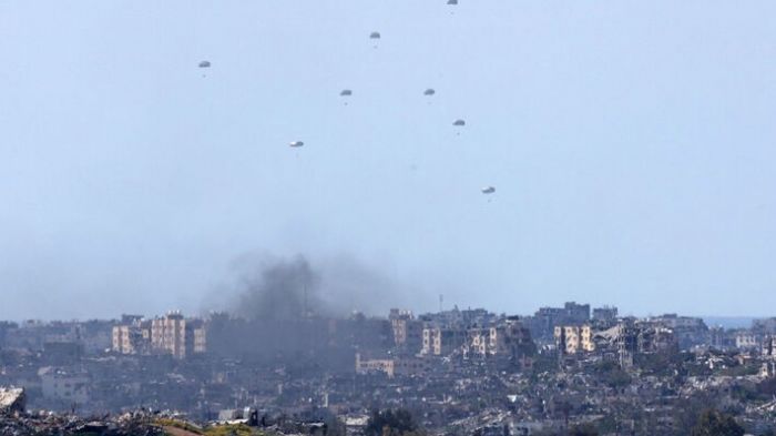 &Gamma;ά&zeta;&alpha;: &Upsilon;&pi;&omicron;&kappa;&rho;&iota;&sigma;ί&alpha; &pi;&epsilon;&rho;ί &laquo;&alpha;&nu;&theta;&rho;&omega;&pi;&iota;&sigma;&tau;&iota;&kappa;ή&sigmaf; &beta;&omicron;ή&theta;&epsilon;&iota;&alpha;&sigmaf;&raquo; &tau;&eta;&nu; ώ&rho;&alpha; &pi;&omicron;&upsilon; &sigma;&upsilon;&nu;&epsilon;&chi;ί&zeta;&epsilon;&tau;&alpha;&iota; &tau;&omicron; &alpha;&nu;&epsilon;ί&pi;&omega;&tau;&omicron; &mu;&alpha;&kappa;&epsilon;&lambda;&epsilon;&iota;ό