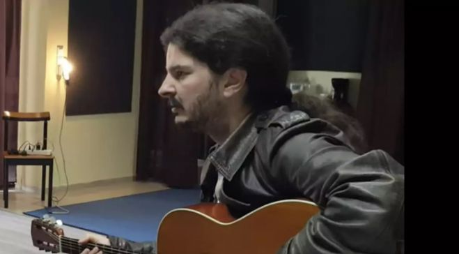 Έ&phi;&upsilon;&gamma;&epsilon; &alpha;&pi;ό &tau;&eta; &zeta;&omega;ή &omicron; &epsilon;&xi;&alpha;&iota;&rho;&epsilon;&tau;&iota;&kappa;ό&sigmaf; &kappa;&iota;&theta;&alpha;&rho;ί&sigma;&tau;&alpha;&sigmaf; &Kappa;ώ&sigma;&tau;&alpha;&sigmaf; &Gamma;&epsilon;&rho;ά&kappa;&eta;&sigmaf;