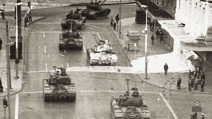 Το ΚΚΕ για τη «μαύρη» επέτειο από την επιβολή της δικτατορίας της 21ης Απριλίου 1967