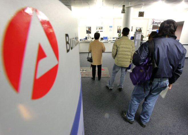 &Gamma;&epsilon;&rho;&mu;&alpha;&nu;ί&alpha;: &laquo;&Mu;&alpha;&gamma;&epsilon;&iota;&rho;&epsilon;ύ&omicron;&upsilon;&nu;&raquo; &tau;&alpha; &sigma;&tau;&omicron;&iota;&chi;&epsilon;ί&alpha; &tau;&eta;&sigmaf; &alpha;&nu;&epsilon;&rho;&gamma;ί&alpha;&sigmaf;...