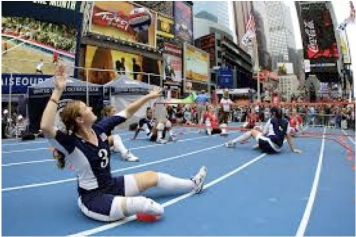 &Omicron;&delta;ό&sigmaf; &Epsilon;&lambda;&lambda;ή&nu;&omega;&nu;... &mu;&epsilon; &tau;&omicron;&nu; &Mu;ά&kappa;&eta; &Alpha;&nu;&tau;&omega;&nu;ό&pi;&omicron;&upsilon;&lambda;&omicron;