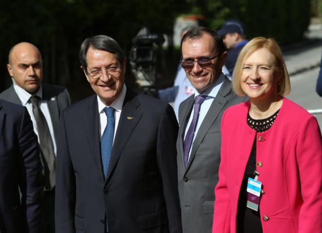 &Delta;&eta;&mu;&iota;&omicron;&upsilon;&rho;&gamma;&iota;&kappa;ή &eta; &pi;&rho;&omega;&iota;&nu;ή &sigma;ύ&nu;&omicron;&delta;&omicron;&sigmaf;, &kappa;&alpha;&mu;ί&alpha; &pi;&rho;ό&omicron;&delta;&omicron;&sigmaf; &sigma;&tau;&iota;&sigmaf; &epsilon;&sigma;&omega;&tau;&epsilon;&rho;&iota;&kappa;έ&sigmaf; &pi;&tau;&upsilon;&chi;έ&sigmaf; ή &tau;&eta; &delta;&iota;&alpha;&delta;&iota;&kappa;&alpha;&sigma;ί&alpha;