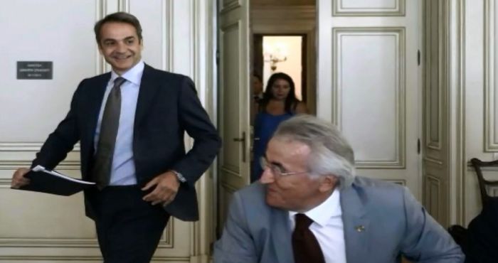 &Epsilon;&lambda;&lambda;ά&delta;&alpha;: &laquo;&Sigma;&upsilon;&nu;έ&delta;&rho;&iota;&omicron;&raquo; - &pi;&alpha;&rho;&omega;&delta;ί&alpha; &alpha;&pi;ό &tau;&omicron;&hellip; &laquo;&pi;&rho;&omicron;&epsilon;&kappa;&lambda;&omicron;&gamma;&iota;&kappa;ό &pi;&epsilon;&rho;ί&pi;&tau;&epsilon;&rho;&omicron; &tau;&eta;&sigmaf; &Nu;έ&alpha;&sigmaf; &Delta;&eta;&mu;&omicron;&kappa;&rho;&alpha;&tau;ί&alpha;&sigmaf;&raquo;