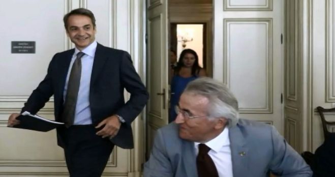 &Epsilon;&lambda;&lambda;ά&delta;&alpha;: &laquo;&Sigma;&upsilon;&nu;έ&delta;&rho;&iota;&omicron;&raquo; - &pi;&alpha;&rho;&omega;&delta;ί&alpha; &alpha;&pi;ό &tau;&omicron;&hellip; &laquo;&pi;&rho;&omicron;&epsilon;&kappa;&lambda;&omicron;&gamma;&iota;&kappa;ό &pi;&epsilon;&rho;ί&pi;&tau;&epsilon;&rho;&omicron; &tau;&eta;&sigmaf; &Nu;έ&alpha;&sigmaf; &Delta;&eta;&mu;&omicron;&kappa;&rho;&alpha;&tau;ί&alpha;&sigmaf;&raquo;