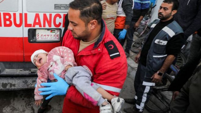 &Gamma;ά&zeta;&alpha;: &Phi;&omicron;&nu;&iota;&kappa;ό&sigmaf; &beta;&omicron;&mu;&beta;&alpha;&rho;&delta;&iota;&sigma;&mu;ό&sigmaf; &tau;&omicron;&upsilon; &Iota;&sigma;&rho;&alpha;ή&lambda; &sigma;&epsilon; &sigma;&chi;&omicron;&lambda;&epsilon;ί&omicron; - &kappa;&alpha;&tau;&alpha;&phi;ύ&gamma;&iota;&omicron; &alpha;&mu;ά&chi;&omega;&nu;