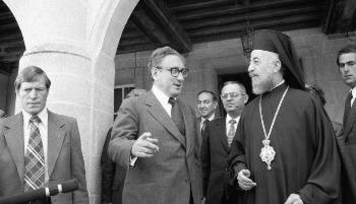 &ldquo;&Phi;ά&kappa;&epsilon;&lambda;&omicron;&sigmaf; &tau;&eta;&sigmaf; &Kappa;ύ&pi;&rho;&omicron;&upsilon;&rdquo;: &Sigma;&upsilon;&gamma;&kappa;ά&lambda;&upsilon;&psi;&eta; &tau;&omega;&nu; &alpha;&iota;&tau;&iota;ώ&nu; &tau;&eta;&sigmaf; &tau;&rho;&alpha;&gamma;&omega;&delta;ί&alpha;&sigmaf;