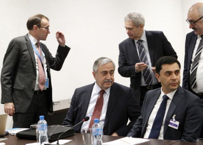 &Omicron;&iota; &Eta;&Pi;&Alpha; &sigma;&upsilon;&nu;&epsilon;&chi;ί&zeta;&omicron;&upsilon;&nu; &nu;&alpha; &upsilon;&pi;&omicron;&sigma;&tau;&eta;&rho;ί&zeta;&omicron;&upsilon;&nu; &tau;&eta;&nu; &epsilon;&iota;&rho;&eta;&nu;&epsilon;&upsilon;&tau;&iota;&kappa;ή &delta;&iota;&alpha;&delta;&iota;&kappa;&alpha;&sigma;ί&alpha; &sigma;&tau;&eta;&nu; &Kappa;ύ&pi;&rho;&omicron;