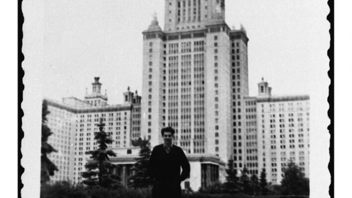 &Mu;ί&kappa;&eta;&sigmaf; &Theta;&epsilon;&omicron;&delta;&omega;&rho;ά&kappa;&eta;&sigmaf; - 100 &chi;&rho;ό&nu;&iota;&alpha; &alpha;&pi;ό &tau;&eta; &gamma;έ&nu;&nu;&eta;&sigma;ή &tau;&omicron;&upsilon;: &laquo;&Epsilon;&tau;&sigma;&iota; ά&rho;&chi;&iota;&sigma;&epsilon; &gamma;&iota;&alpha; &mu;έ&nu;&alpha; &tau;&omicron; &mu;&epsilon;&gamma;ά&lambda;&omicron; &tau;&alpha;&xi;ί&delta;&iota; &sigma;&tau;&eta; &Mu;&omicron;&upsilon;&sigma;&iota;&kappa;ή &kappa;&alpha;&iota; &tau;&eta; &Zeta;&omega;ή... &raquo;