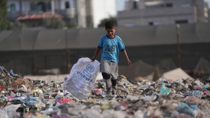 UNICEF: 473 &epsilon;&kappa;&alpha;&tau;&omicron;&mu;&mu;ύ&rho;&iota;&alpha; &pi;&alpha;&iota;&delta;&iota;ά &zeta;&omicron;&upsilon;&nu; &mu;έ&sigma;&alpha; &sigma;&epsilon; &epsilon;&mu;&pi;ό&lambda;&epsilon;&mu;&epsilon;&sigmaf; &zeta;ώ&nu;&epsilon;&sigmaf;