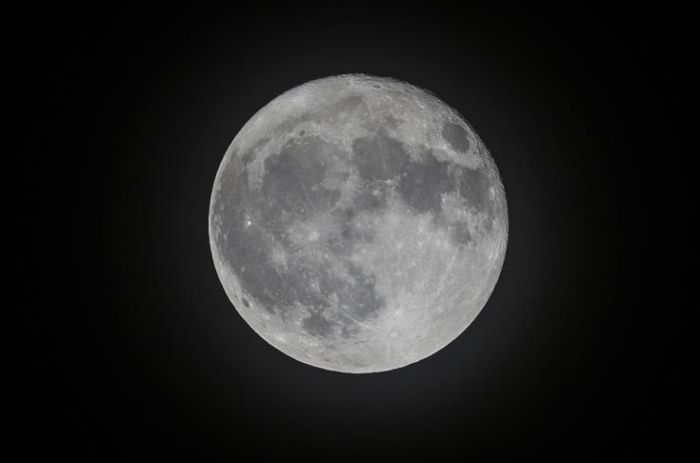 &Mu;&epsilon; &mu;&iota;&alpha; &sigma;&omicron;ύ&pi;&epsilon;&rho;- &Sigma;&epsilon;&lambda;ή&nu;&eta; &sigma;&tau;&iota;&sigmaf; 2 &Iota;&alpha;&nu;&omicron;&upsilon;&alpha;&rho;ί&omicron;&upsilon; &kappa;&alpha;&iota; &pi;&epsilon;&phi;&tau;&alpha;&sigma;&tau;έ&rho;&iota;&alpha; &xi;&epsilon;&kappa;&iota;&nu;ά &tau;&omicron; 2018