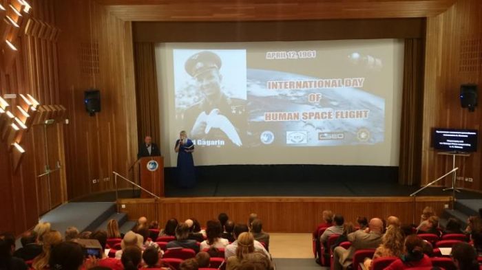 &Eta; &Kappa;ύ&pi;&rho;&omicron;&sigmaf; &gamma;&iota;ό&rho;&tau;&alpha;&sigma;&epsilon; &tau;&eta;&nu; &Pi;&alpha;&gamma;&kappa;ό&sigma;&mu;&iota;&alpha; &Mu;έ&rho;&alpha; &Alpha;&sigma;&tau;&rho;&omicron;&nu;&alpha;&upsilon;&tau;&iota;&kappa;ή&sigmaf;