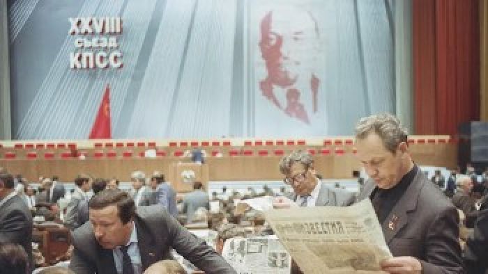 30 &chi;&rho;ό&nu;&iota;&alpha; &alpha;&pi;ό &tau;&eta; &delta;&iota;ά&lambda;&upsilon;&sigma;&eta; &tau;&eta;&sigmaf; &Epsilon;&Sigma;&Sigma;&Delta;: &Eta; &kappa;&alpha;&tau;ά&lambda;&eta;&xi;&eta; &tau;&eta;&sigmaf; &laquo;&theta;&epsilon;&rho;&alpha;&pi;&epsilon;ί&alpha;&sigmaf;&raquo; &tau;&omicron;&upsilon; &sigma;&omicron;&sigma;&iota;&alpha;&lambda;&iota;&sigma;&mu;&omicron;ύ &mu;&epsilon; &tau;&omicron;&nu; &kappa;&alpha;&pi;&iota;&tau;&alpha;&lambda;&iota;&sigma;&mu;ό