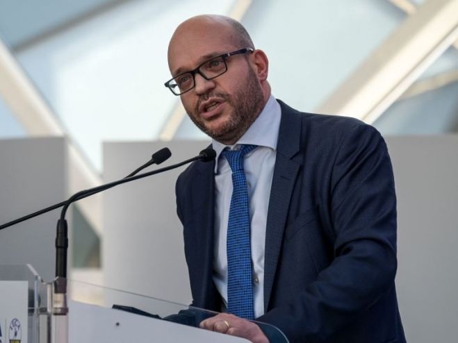 &Iota;&tau;&alpha;&lambda;ί&alpha;: &Delta;&eta;&lambda;&omega;&mu;έ&nu;&omicron;&sigmaf; &omicron;&pi;&alpha;&delta;ό&sigmaf; &tau;&eta;&sigmaf; &Chi;&rho;&upsilon;&sigma;ή&sigmaf; &Alpha;&upsilon;&gamma;ή&sigmaf; &omicron; &nu;έ&omicron;&sigmaf; &pi;&rho;ό&epsilon;&delta;&rho;&omicron;&sigmaf; &tau;&eta;&sigmaf; &Beta;&omicron;&upsilon;&lambda;ή&sigmaf;