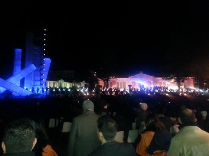 &Sigma;&upsilon;&nu;&epsilon;&chi;ί&zeta;&omicron;&nu;&tau;&alpha;&iota; &kappa;&alpha;&iota; &sigma;ή&mu;&epsilon;&rho;&alpha; &omicron;&iota; &pi;&omicron;&lambda;&iota;&tau;&iota;&sigma;&tau;&iota;&kappa;έ&sigmaf; &epsilon;&kappa;&delta;&eta;&lambda;ώ&sigma;&epsilon;&iota;&sigmaf; &gamma;&iota;&alpha; &tau;&omicron; &Pi;ά&phi;&omicron;&sigmaf; 2017