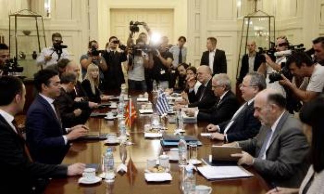 &Alpha;&sigma;&tau;&iota;&kappa;έ&sigmaf; &pi;&omicron;&lambda;&iota;&tau;&iota;&kappa;έ&sigmaf; &delta;&upsilon;&nu;ά&mu;&epsilon;&iota;&sigmaf;: &Delta;&iota;&alpha;&chi;&rho;&omicron;&nu;&iota;&kappa;&omicron;ί &sigma;&tau;&upsilon;&lambda;&omicron;&beta;ά&tau;&epsilon;&sigmaf; &tau;&omega;&nu; &iota;&mu;&pi;&epsilon;&rho;&iota;&alpha;&lambda;&iota;&sigma;&tau;&iota;&kappa;ώ&nu; &sigma;&chi;&epsilon;&delta;ί&omega;&nu; &sigma;&tau;&alpha; &Beta;&alpha;&lambda;&kappa;ά&nu;&iota;&alpha;