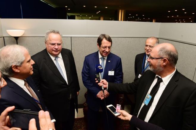 &Epsilon;&nu;&iota;&alpha;ί&alpha; &eta; &gamma;&rho;&alpha;&mu;&mu;ή &sigma;&tau;&omicron; &Kappa;&upsilon;&pi;&rho;&iota;&alpha;&kappa;ό, &delta;ή&lambda;&omega;&sigma;&alpha;&nu; &Alpha;&nu;&alpha;&sigma;&tau;&alpha;&sigma;&iota;ά&delta;&eta;&sigmaf; - &Kappa;&omicron;&tau;&zeta;&iota;ά&sigmaf;