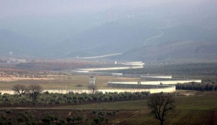 &Tau;&omicron;&upsilon;&rho;&kappa;ί&alpha;: &Tau;&omicron; &tau;&epsilon;ί&chi;&omicron;&sigmaf;, &omicron;&iota; &Kappa;&omicron;ύ&rho;&delta;&omicron;&iota; &kappa;&alpha;&iota; &omicron;&iota; &alpha;&upsilon;&tau;&alpha;&pi;ά&tau;&epsilon;&sigmaf;