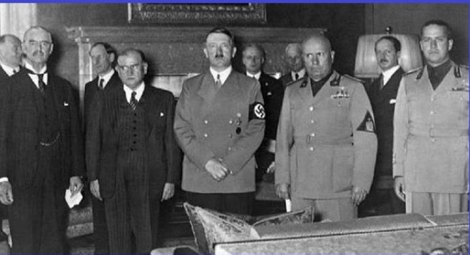 29 &Sigma;&epsilon;&pi;&tau;έ&mu;&beta;&rho;&eta; 1938: &Eta; &kappa;&alpha;&tau;ά&pi;&tau;&upsilon;&sigma;&tau;&eta; &laquo;&Sigma;&upsilon;&mu;&phi;&omega;&nu;ί&alpha; &tau;&omicron;&upsilon; &Mu;&omicron;&nu;ά&chi;&omicron;&upsilon;&raquo;