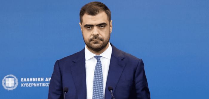 DW: &Gamma;&iota;&alpha;&tau;ί &alpha;&pi;&epsilon;&iota;&lambda;&epsilon;ί&tau;&epsilon; &delta;&eta;&mu;&omicron;&sigma;&iota;&omicron;&gamma;&rho;ά&phi;&omicron;&upsilon;&sigmaf; &sigma;&tau;&eta;&nu; &Epsilon;&lambda;&lambda;ά&delta;&alpha;;