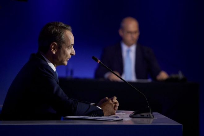 &Omicron; &Mu;&eta;&tau;&sigma;&omicron;&tau;ά&kappa;&eta;&sigmaf;, &tau;&alpha; &alpha;&delta;&iota;έ&xi;&omicron;&delta;&alpha; &tau;&omicron;&upsilon; &pi;&omicron;&lambda;&iota;&tau;&iota;&kappa;&omicron;ύ &sigma;&kappa;&eta;&nu;&iota;&kappa;&omicron;ύ &kappa;&alpha;&iota; &omicron;&iota; &laquo;&mu;&iota;&kappa;&rho;έ&sigmaf; &alpha;&pi;&omicron;&sigma;&tau;&alpha;&sigma;ί&epsilon;&sigmaf;&raquo; &tau;&eta;&sigmaf; &epsilon;&rho;&chi;ό&mu;&epsilon;&nu;&eta;&sigmaf; Ά&nu;&omicron;&iota;&xi;&eta;&sigmaf;