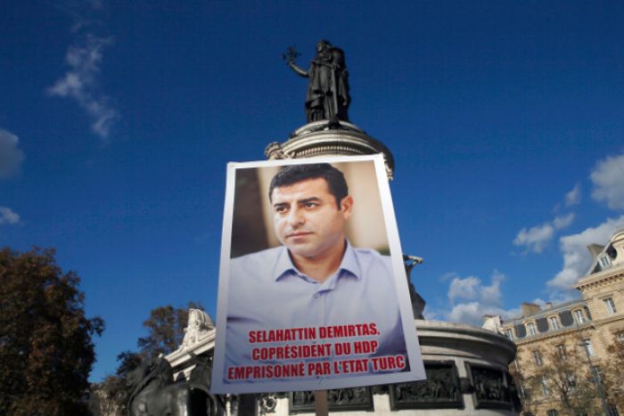&Kappa;&alpha;&nu;&epsilon;ί&sigmaf; &delta;&epsilon;&nu; &mu;&pi;&omicron;&rho;&epsilon;ί &nu;&alpha; &upsilon;&psi;ώ&sigma;&epsilon;&iota; &alpha;&nu;ά&sigma;&tau;&eta;&mu;&alpha; &sigma;&tau;&omicron;&nu; &Epsilon;&rho;&nu;&tau;&omicron;&gamma;ά&nu;...