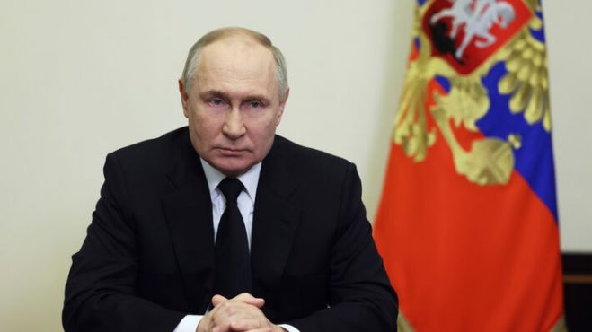 &Pi;&omicron;ύ&tau;&iota;&nu;: &laquo;&Eta; &epsilon;&pi;ί&theta;&epsilon;&sigma;&eta; έ&gamma;&iota;&nu;&epsilon; &alpha;&pi;ό &iota;&sigma;&lambda;&alpha;&mu;&iota;&sigma;&tau;έ&sigmaf;&raquo;, &alpha;&lambda;&lambda;ά &laquo;&gamma;&iota;&alpha;&tau;ί &pi;&rho;&omicron;&sigma;&pi;ά&theta;&eta;&sigma;&alpha;&nu; &nu;&alpha; &delta;&iota;&alpha;&phi;ύ&gamma;&omicron;&upsilon;&nu; &sigma;&tau;&eta;&nu; &Omicron;&upsilon;&kappa;&rho;&alpha;&nu;ί&alpha;;&raquo;