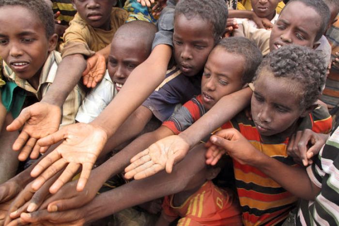 &Omicron;&iota; &epsilon;&mu;&phi;ύ&lambda;&iota;&omicron;&iota; &pi;ό&lambda;&epsilon;&mu;&omicron;&iota; &phi;έ&rho;&nu;&omicron;&upsilon;&nu; &pi;&epsilon;ί&nu;&alpha;